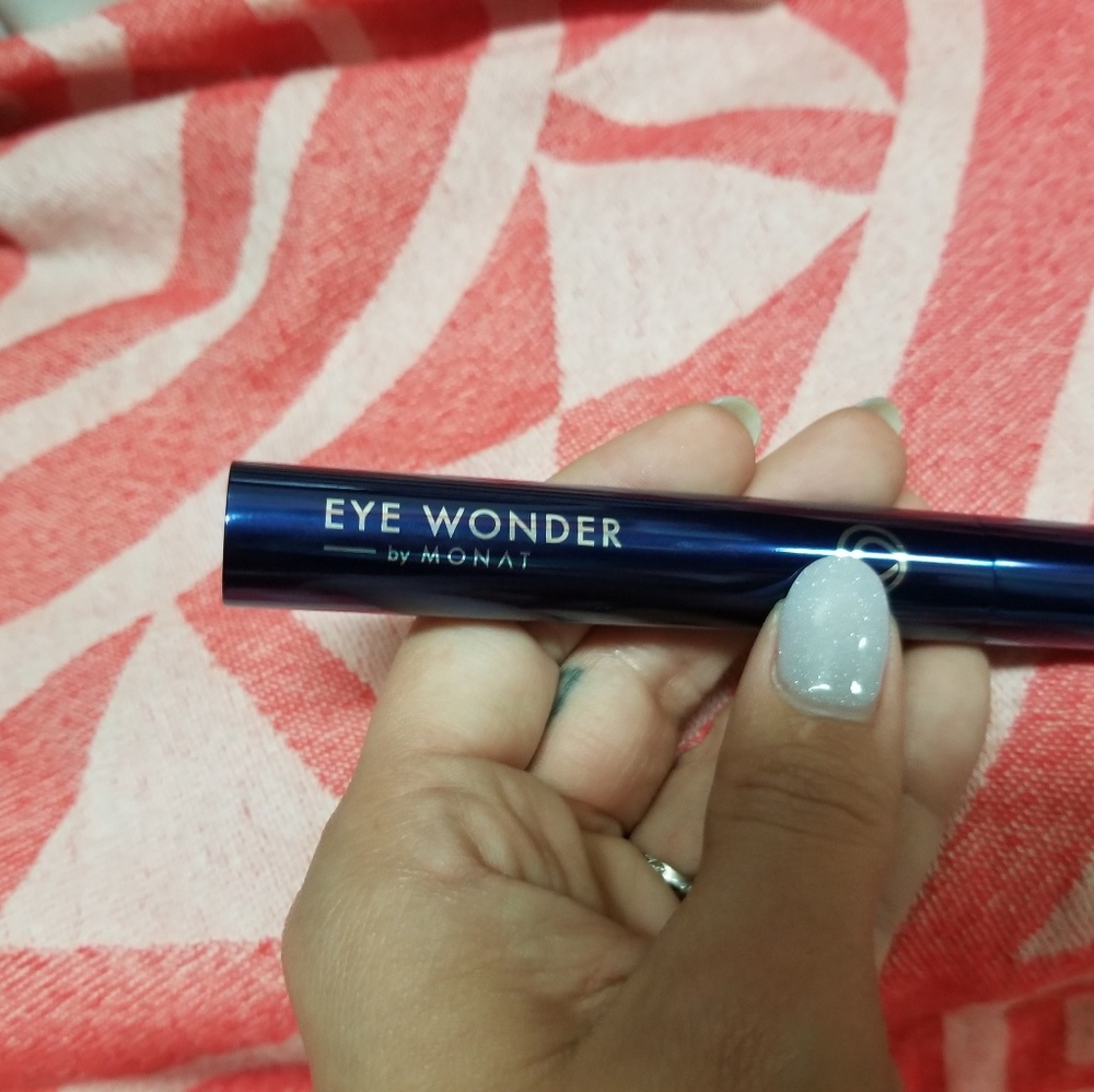 Monat Eye Wonder